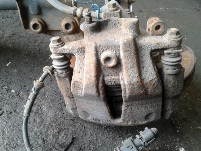 Etrier de frein (pince) avant droit d'un Opel Corsa, Autos : Pièces & Accessoires, Freins & Transmission, Opel, Utilisé, 3 mois de garantie