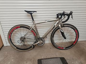 Velo de route/ course Giant roues carbones beschikbaar voor biedingen