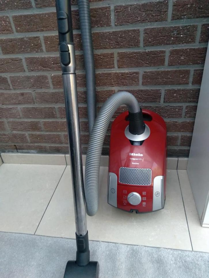 Miele S4 -2000W stofzuiger, Elektronische apparatuur, Stofzuigers, Gebruikt, Stofzuiger, Ophalen of Verzenden