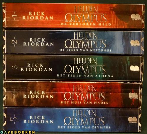 Helden Van Olympus - Rick Riordan - Boekerij - 5x - SC, Livres, Fantastique, Utilisé, Enlèvement ou Envoi