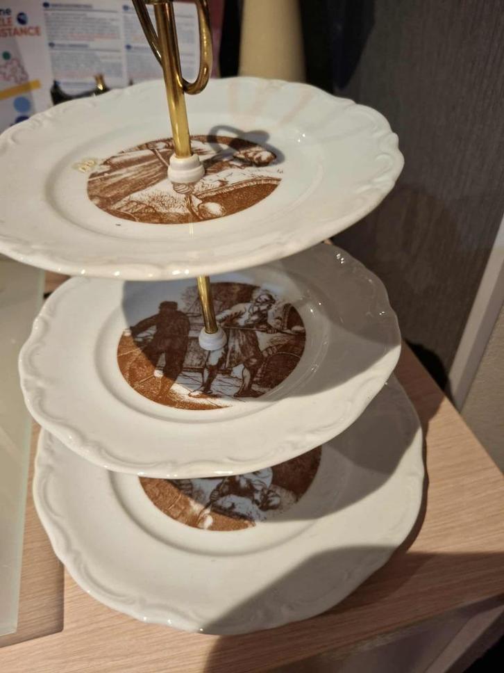 etagere bruin, Antiquités & Art, Curiosités & Brocante, Enlèvement