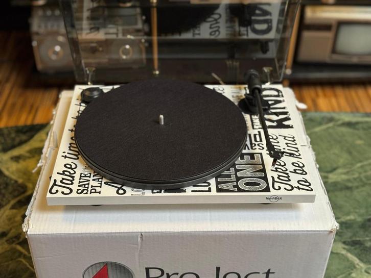 Pro-Ject Primary E - Hard Rock Cafe Platenspeler, Audio, Tv en Foto, Platenspelers, Gebruikt, Platenspeler, Ophalen