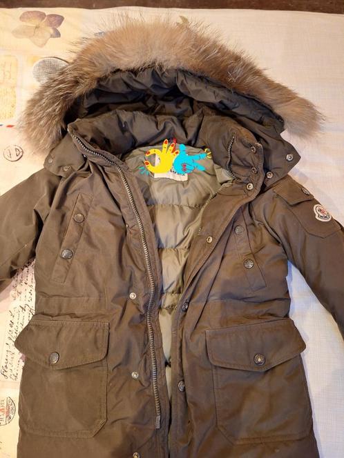 Moncler donzen winterjas kids 6-9 jaar, Kinderen en Baby's, Kinderkleding | Mutsen, Sjaals en Handschoenen, Zo goed als nieuw