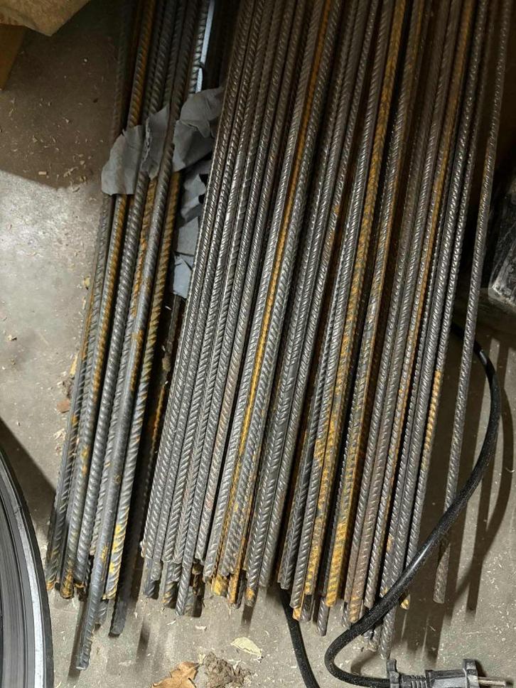 Betonijzer 6mm, Bricolage & Construction, Quincaillerie & Fixations, Comme neuf, Autres types, 250 mm ou plus, Enlèvement