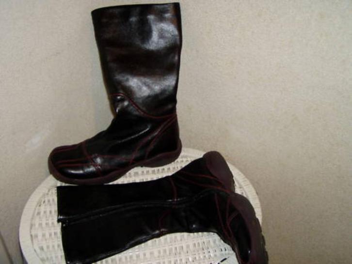 Halflange laarzen - leder - zwart met bordeaux accenten - 41, Kleding | Dames, Schoenen, Gedragen, Hoge laarzen, Zwart, Ophalen of Verzenden