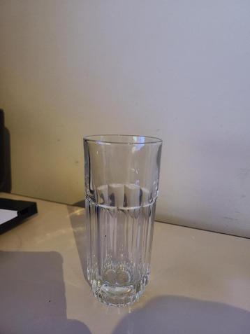 glas beschikbaar voor biedingen