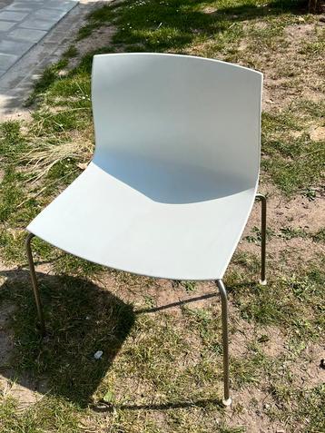 Arper Catifa 46 witte designstoel beschikbaar voor biedingen