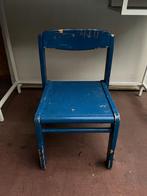 Kleine kinderstoel, te restaureren, Huis en Inrichting, Stoelen, Ophalen, Gebruikt, Blauw, Eén