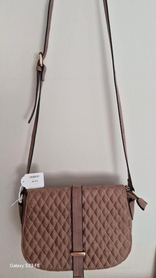 Nieuwe bruine schoudertas in nubuck, Handtassen en Accessoires, Tassen | Schoudertassen, Nieuw, Overige merken, Beige, Leer, Ophalen of Verzenden
