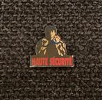 PIN - HAUTE SÉCURITÉ - LOCK UP - SYLVESTER STALLONE, Verzamelen, Verzenden, Gebruikt, Overige onderwerpen, Speldje of Pin