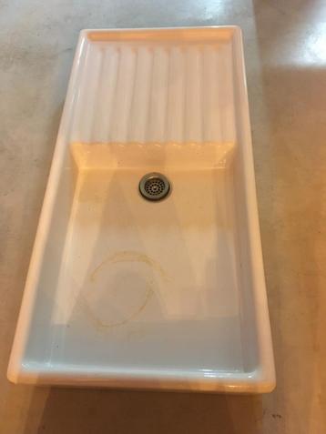 Wasbak vintage met afdruipvlak (keramiek).  beschikbaar voor biedingen