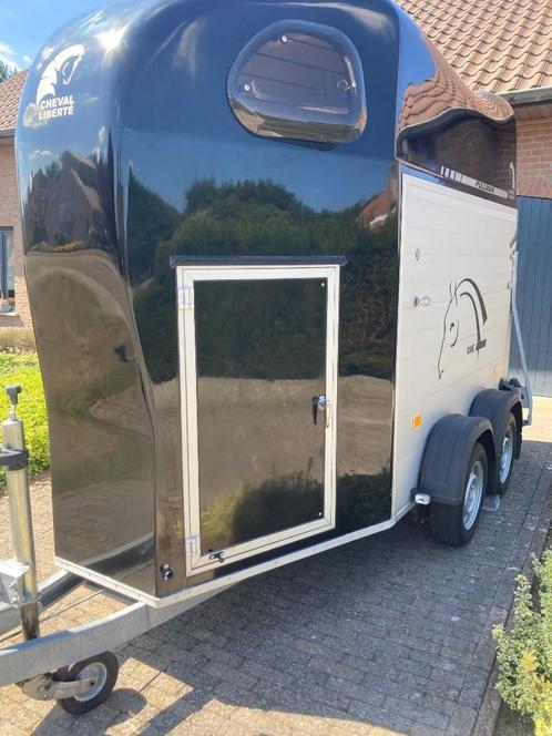 Jong gebruikte & Nieuwe Paardentrailers, Dieren en Toebehoren, Paarden en Pony's | Trailers en Aanhangwagens, Aluminium, Ophalen of Verzenden