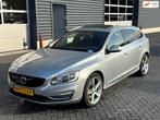 Volvo V60 2.4 D6 AWD Plug-In Hybrid Summum, Panoramadak, Cam, Auto's, Volvo, Automaat, 48 g/km, Parkeersensor, 11 kWh