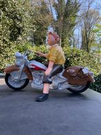 Erg mooi beeld, handgeschilderd met Kuifje op de motorfiets, Verzamelen, Beelden en Beeldjes, Ophalen, Nieuw, Overige typen