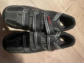 fietsschoenen SPECIALIZED beschikbaar voor biedingen