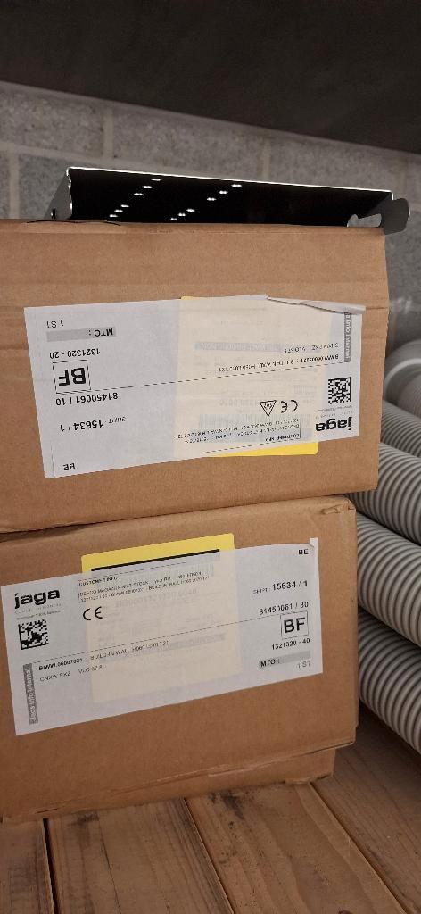 Convecteur intégré Jaga, Bricolage & Construction, Chauffage & Radiateurs, Neuf, Radiateur, 800 watts ou plus, 30 à 80 cm, 60 à 150 cm