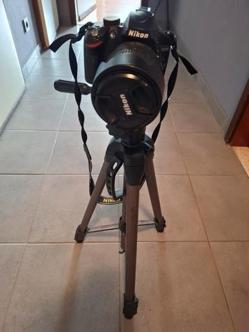 Nikon camera, statief, reservebatterij, oplader en opbergtas, Audio, Tv en Foto, Ophalen, Zo goed als nieuw
