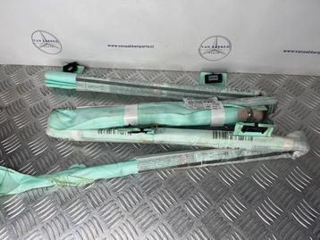 Airbag hemel links van een Mercedes C-Klasse beschikbaar voor biedingen
