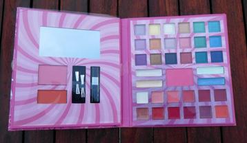 Close Makup ... neuf !, Enlèvement ou Envoi, Neuf, Tout le visage, Maquillage