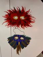 2 carnaval maskers met pluimen, nieuwstaat, Kinderen en Baby's, Carnavalskleding en Verkleedspullen, Ophalen of Verzenden, Nieuw