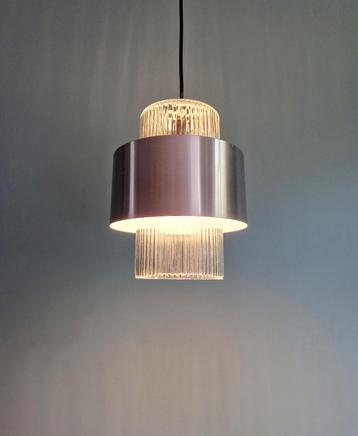 Scandinavische ophanging in glas en geborsteld aluminium beschikbaar voor biedingen