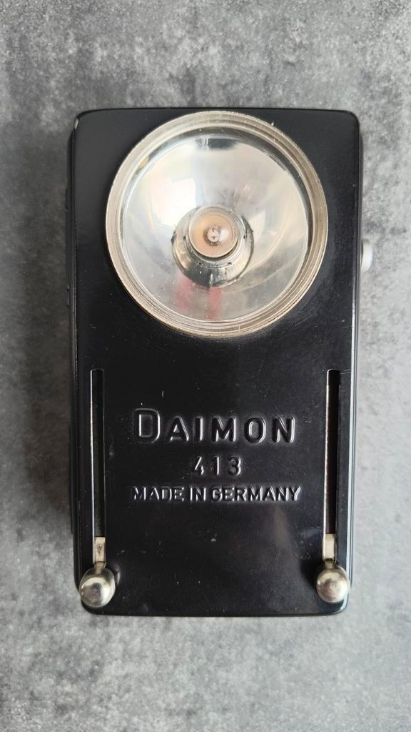 Daimon 413 zaklamp (DDR periode leger, politie & brandweer), Collections, Objets militaires | Général, Enlèvement ou Envoi