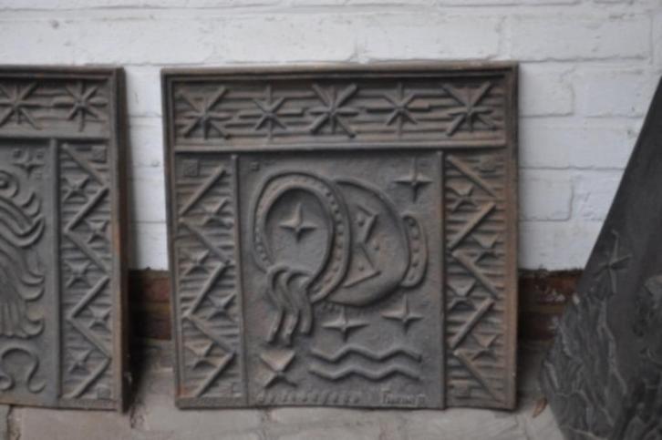 Verschillende gietijzeren haardplaat - 50x50 cm, Huis en Inrichting, Haarden, Nieuw, Houthaard, Ophalen