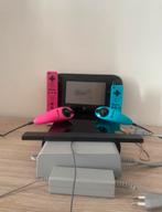 Wii U + gamepad+ jeu inclus+ 4 mannettes et sensor bar, Enlèvement, Comme neuf