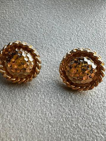 Boucles d'oreilles clip Givenchy beschikbaar voor biedingen