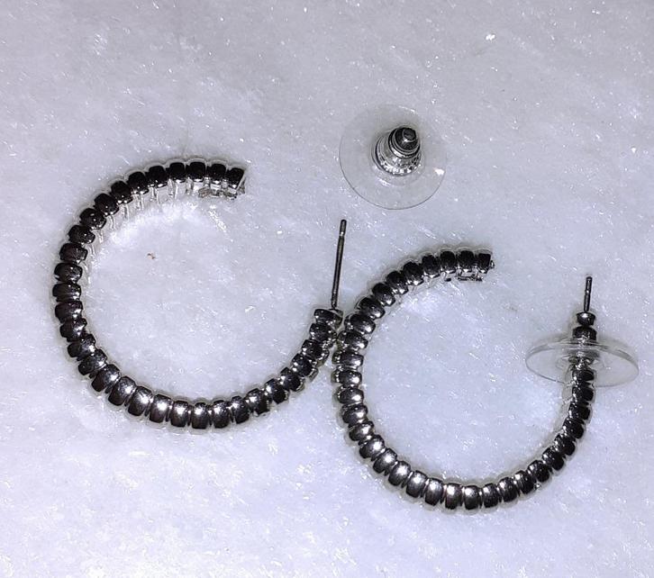 oorringen zilver met ribbel, Handtassen en Accessoires, Oorbellen, Nieuw, Hangers, Overige materialen, Zilver, Verzenden