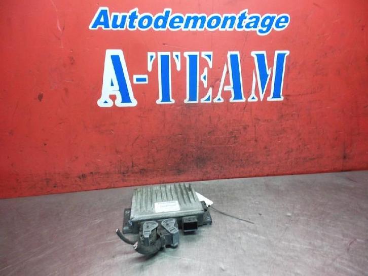 COMPUTER MOTOR Renault Clio III (BR / CR) (8200399038), Auto-onderdelen, Elektronica en Kabels, Renault, Gebruikt