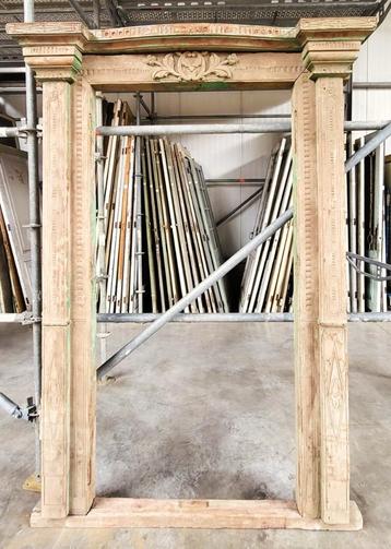 Houten omlijsting beschikbaar voor biedingen