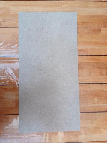 Tegels 30 x 60 cm. Vloer of muur. 11,88m² beschikbaar voor biedingen