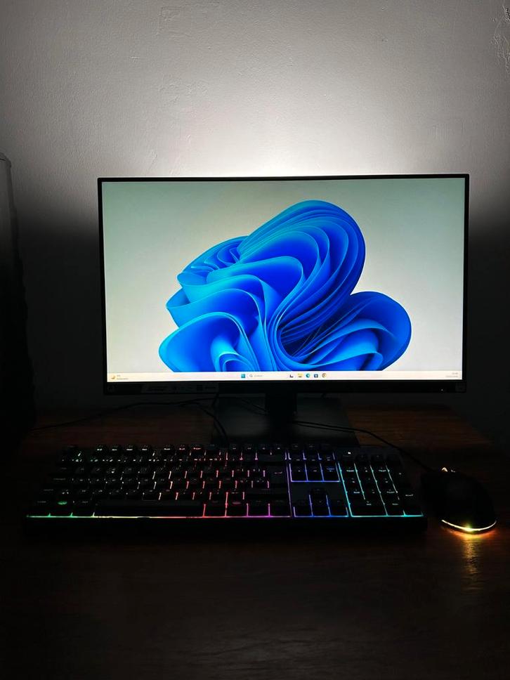 (GAMING) PC FULL SETUP!! (+ RGB toetsenbord, monitor, muis), Computers en Software, Desktop Pc's, Zo goed als nieuw, 4 Ghz of meer