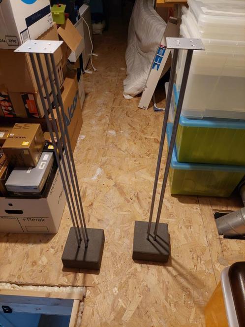 Luidspreker standaard metaal/beton 2 stuks, Audio, Tv en Foto, Luidsprekerboxen, Gebruikt, Overige typen, Minder dan 60 watt, Overige merken