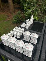 Compleet porselein servies, Ophalen
