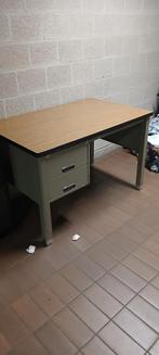 Oude bureau/lessenaar school, Huis en Inrichting, Bureaus, Ophalen, Zo goed als nieuw, Bureau