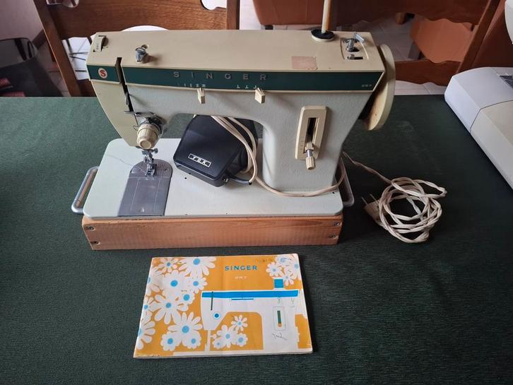 Machine à coudre portable vintage « Singer », Hobby & Loisirs créatifs, Machines à coudre & Accessoires, Machine à coudre, Singer