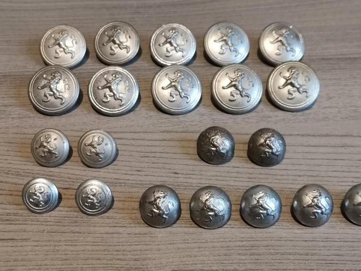 Lot Oude Uniformknopen F. Van Malderen en Van Hoorickx, Verzamelen, Militaria | Algemeen, Ophalen of Verzenden