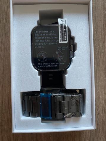 Smart watch met ingebouwde draadloze oortjes NIEUWPRIJS 137€ beschikbaar voor biedingen