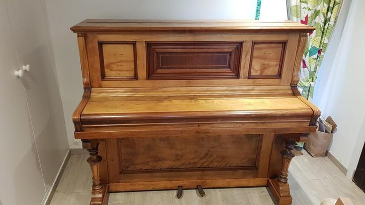 Prachtige bruine houten rechtopstaande piano, Muziek en Instrumenten, Piano's, Piano, Bruin, Ophalen