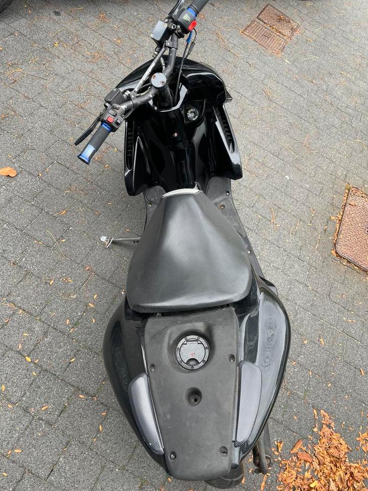 Yamaha aerox 70cc, Fietsen en Brommers, Scooters | Yamaha, Zo goed als nieuw, Aerox, Klasse B (45 km/u), Tweetakt, Ophalen
