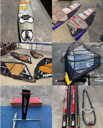 Garageverkoop windsurfmatteriaal beschikbaar voor biedingen