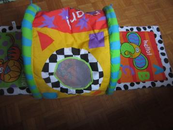 Speelmat tunnel playgro met opbergzak, als nieuw beschikbaar voor biedingen