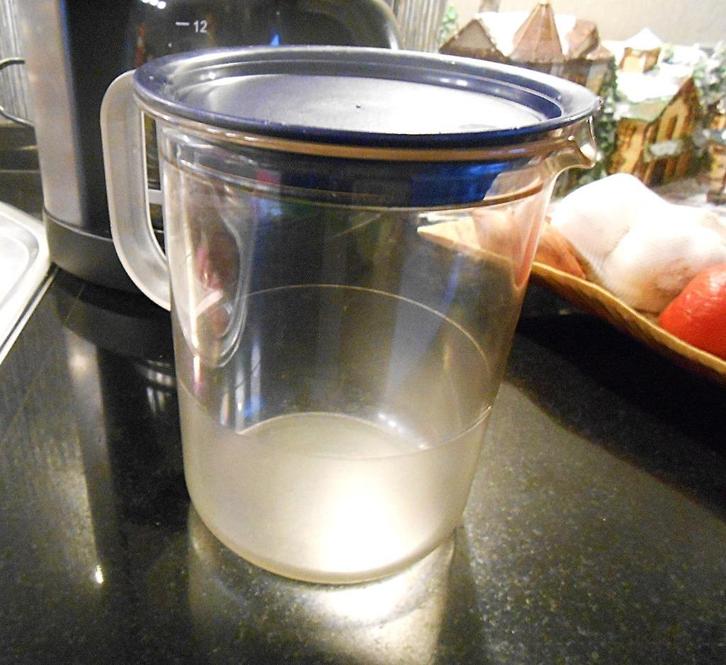 Tupperware : pot à lait polycarbonate, Maison & Meubles, Cuisine| Tupperware, Neuf, Enlèvement ou Envoi