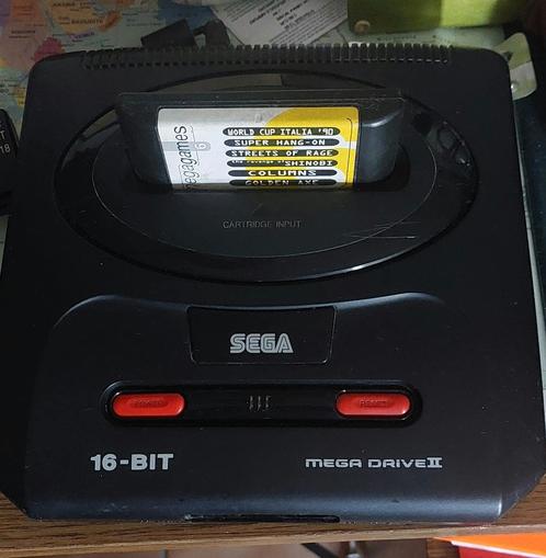 Sega Magadrive 2-console + cartridge voor 6 games., Games en Spelcomputers, Spelcomputers | Sega, Gebruikt, Ophalen of Verzenden