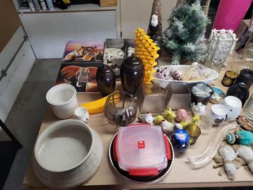Rommelmarkt spullen beschikbaar voor biedingen