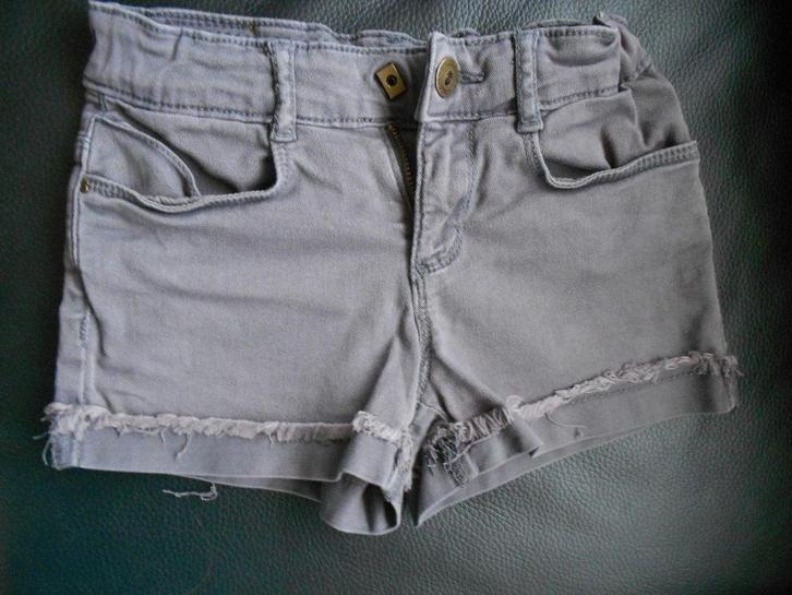 grijze short TAO mt 116, Kinderen en Baby's, Kinderkleding | Maat 116, Gebruikt, Meisje, Broek, Ophalen of Verzenden