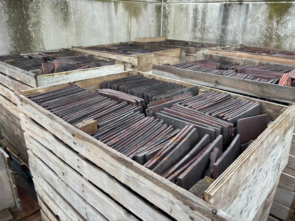 Franse zwarte tegelpannen, Ophalen, Gebruikt