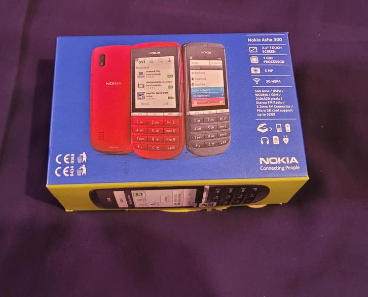 Nokia Asha 300 avec chargeur boîte et notice, Télécoms, Téléphonie mobile | Software, Comme neuf, Nokia, Enlèvement ou Envoi